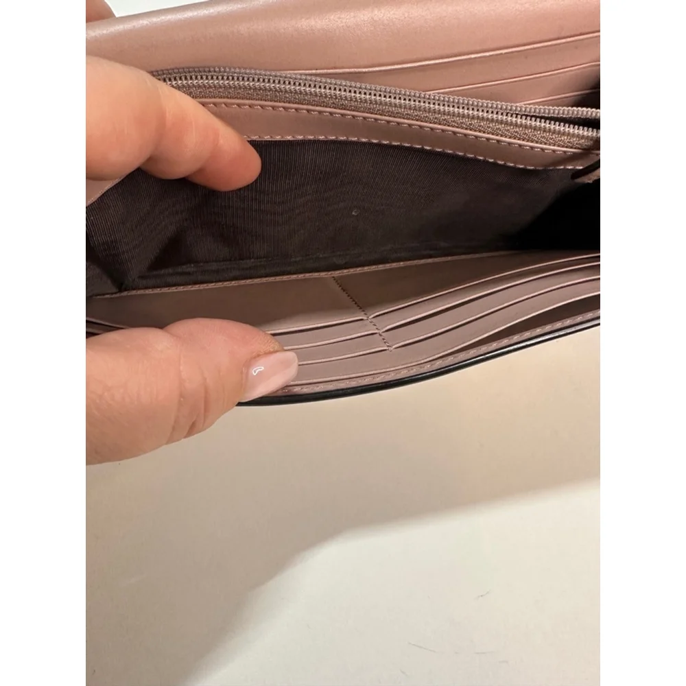 Women's Gucci Wallet Blush Pink - Picture 10 of 11